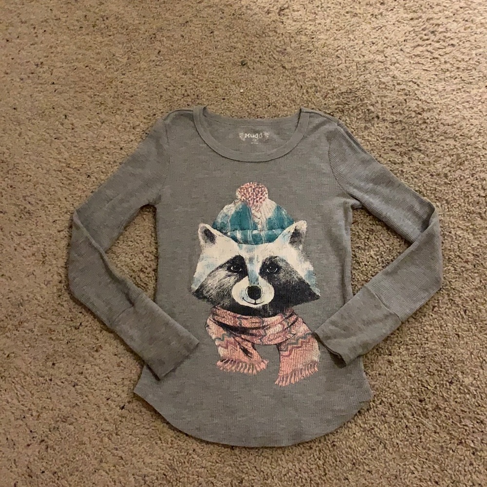 Long sleeve , thumb holes ,